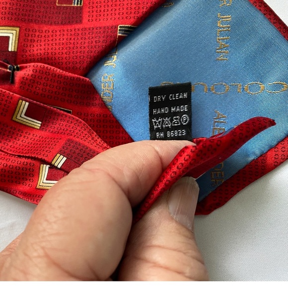 Alexander Julian Silk Tie Handmade Woven Tipped Bar Tac Tie Loop Red Geo 60x3.75 - Picture 7 of 12